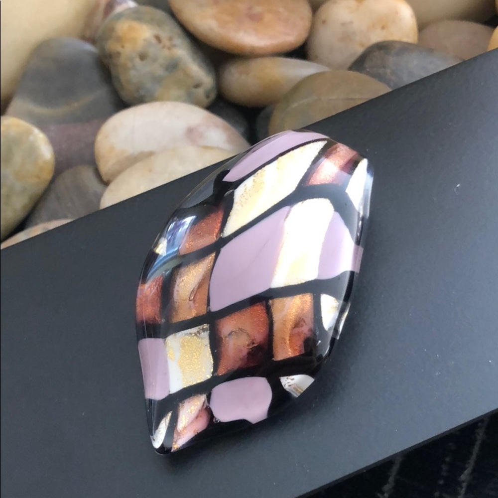 Murano glass pendant with a spray of gold